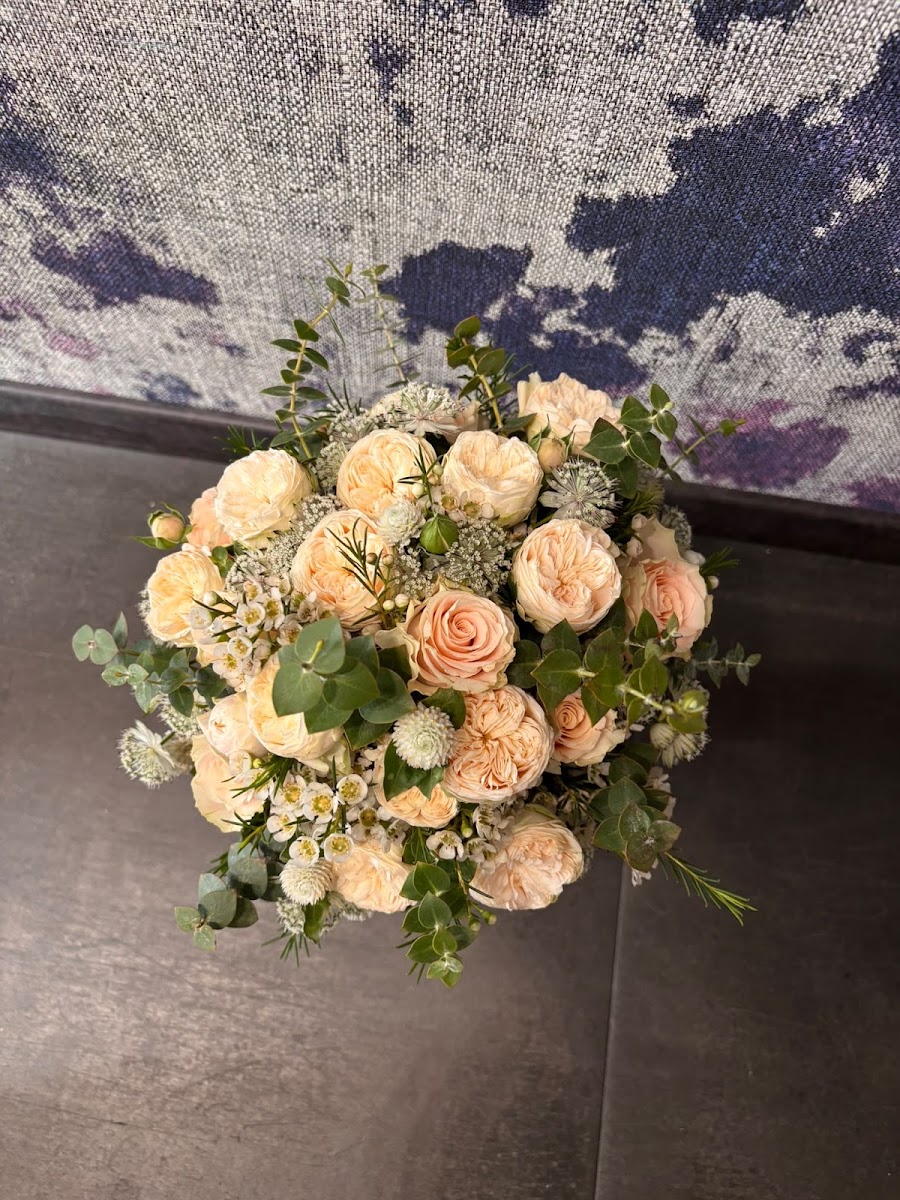 Brautstrauß in Pastelltönen mit Rosen